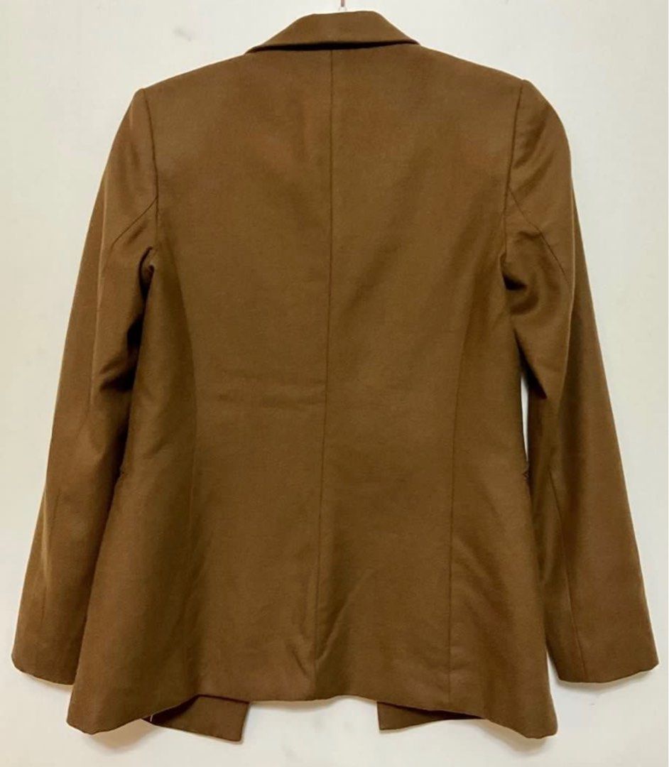 Massimo Dutti Brown Blazer (Category: Coats, Jackets and Outerwear) located in Taytay. Submitted by becha1 (Listing ID 1403671340, Image 2). Description: Excellent fit! No flaws. Retailed at 12,500..