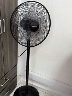(Category: ) located in . Submitted by Kapoor (Listing ID 1403624649, Image 1). Description: .