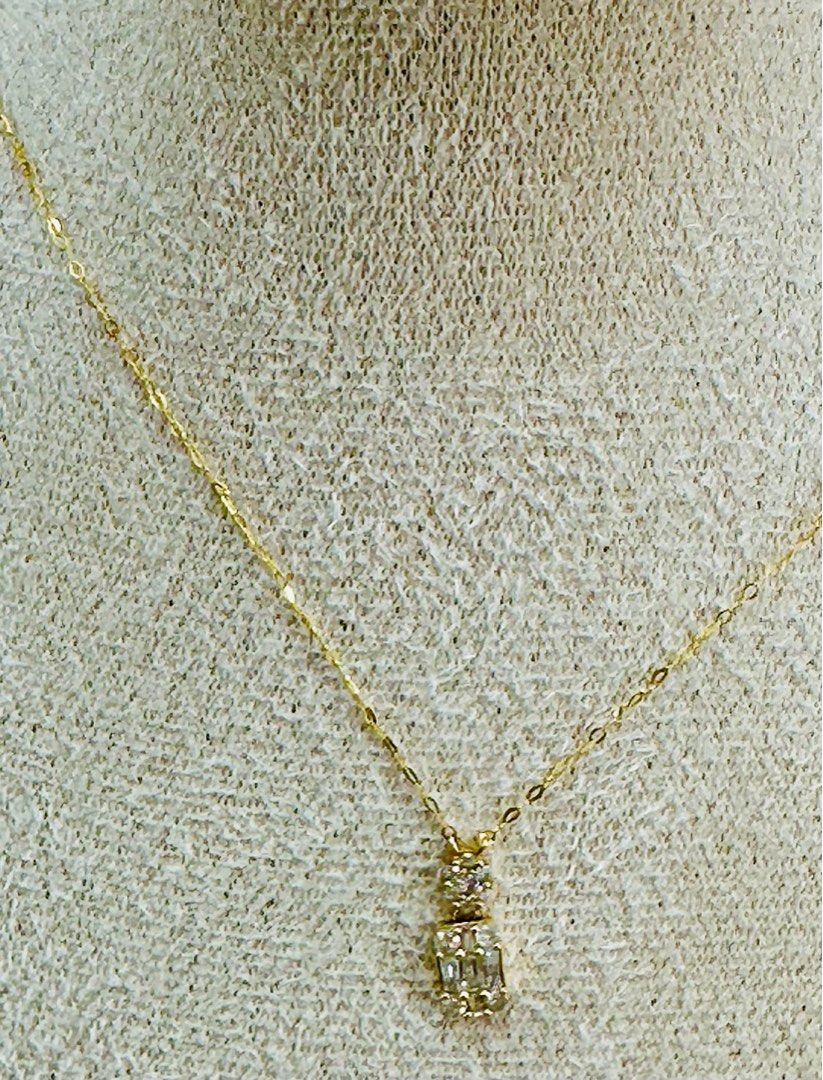 Natural diamond necklace (Category: Necklaces) located in Pasig City. Submitted by redmann (Listing ID 1403689762, Image 2). Description: Round Brilliant Cut Baguette Cut 0.25 carat Natural Diamond DIA White / yellow Gold setting With certificate Arcovia Pasig.