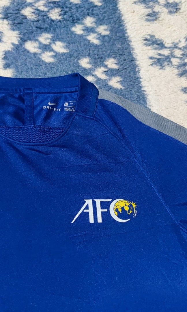 NIKE AFC Football Jersey (Category: Activewear) located in General Santos City (Dadiangas). Submitted by thrifthing1 (Listing ID 1403619424, Image 2). Description: NIKE AFC Football Jersey -As new Condition - Xs on Tag - Actual Medium - Dimes 16x27.
