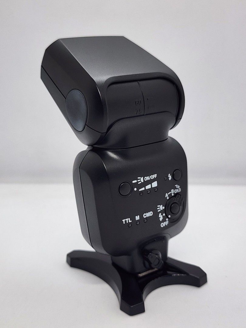 Nikon SB-500 Speedlight Flash (Category: Flashes) located in Las Pinas. Submitted by mikerc (Listing ID 1403635460, Image 3). Description: Nikon Speedlight SB500 flash Excellent condition No defects or scratches Used less than 10 times Can be used as bounce flash Comes with box and pouch Meet ups in Alabang area or via courier.