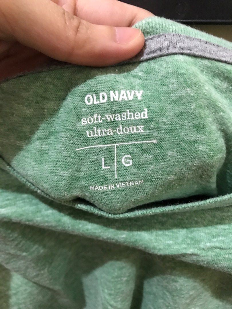 Old Navy Soft-Washed T-Shirt - Green (Category: Tshirts & Polo Shirts ) located in Quezon City. Submitted by rozch (Listing ID 1403696745, Image 2). Description: - Old Navy t-shirt - Size: Large - Color: Green (heathered) - Features: Crew neck, short sleeves, gray neckline - Fabric: Soft-washed - Made in Vietnam.