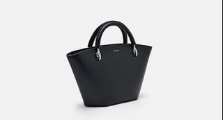 (Category: ) located in . Submitted by bbshoppingz (Listing ID 1403773782, Image 1). Description: .