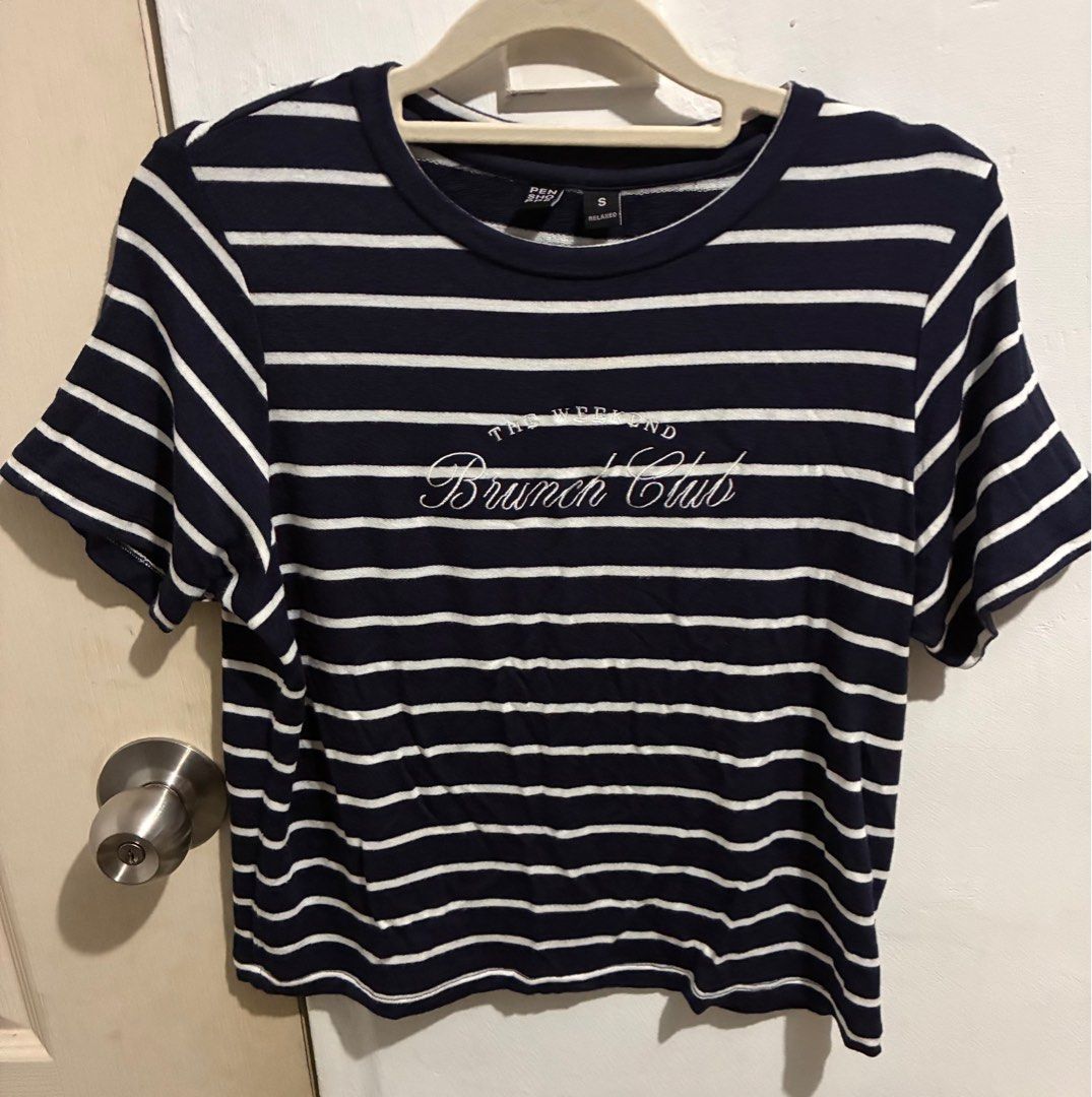 Penshoppe relaxed fit tee (Category: Shirts) located in San Fernando. Submitted by julieloops (Listing ID 1403704269, Image 1). Description: S on tag but can fit up to M soft fabric rfs: moving abroad, decluttering.