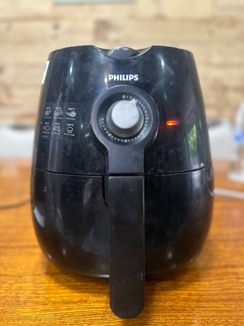 Philips Air Fryer (Category: Fryers) located in Apalit. Submitted by aclyd (Listing ID 1403750879, Image 1). Description: .