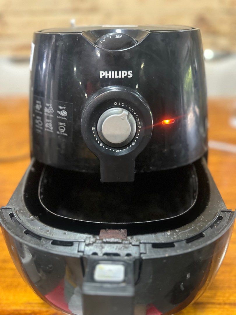 Philips Air Fryer (Category: Fryers) located in Apalit. Submitted by aclyd (Listing ID 1403750879, Image 2). Description: .