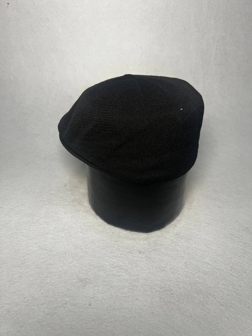 Plain Black Flat Cap (Category: Caps & Hats) located in Mandaluyong City. Submitted by theroom501 (Listing ID 1403802347, Image 2). Description: Plain Black Beret Condition:Well Used Size on tag: Issue: Need wash Price:350 Courier LBC JNT Lalamove.