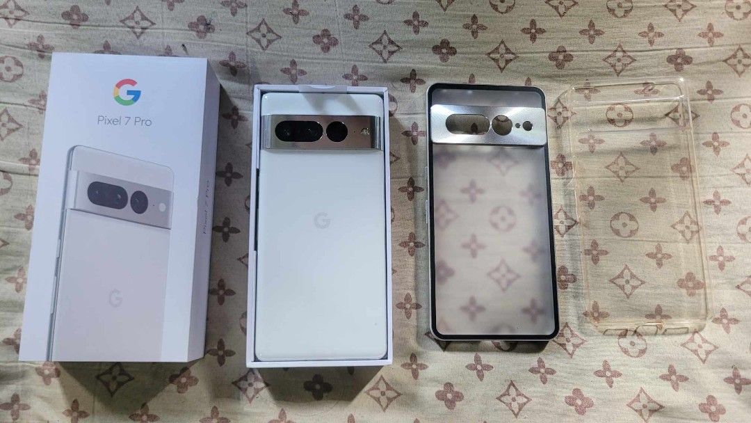 RUSH SALE GOOGLE PIXEL 7PRO 128gb snow (Category: Google Pixel) located in Bulacan. Submitted by abocadoian24 (Listing ID 1403624397, Image 3). Description: Specs https://m.gsmarena.com/google_pixel_7_pro-11908.ph only issue is light scratches sa screen since i dont use tempered glass and sa thumb finger lower right will provide photos sa interested kaya pa babaan if this week kukunin thanks.