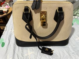 （分類：）位於 。 由 irenebplau 提交（商品編號 1403794487，圖片 1）。簡介： 。