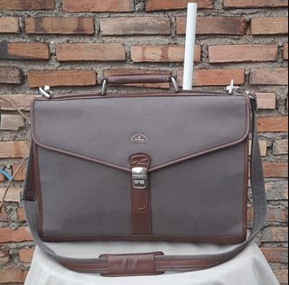 (Kategori: ) berada di . Dikirim oleh Discomuncher (ID iklan 1403768420, Gambar 1). Deskripsi: .
