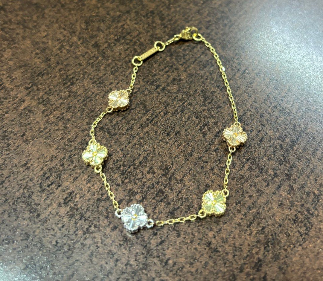 Tricolor VCA Inspired Bracelet (Category: Bracelets) located in Minglanilla. Submitted by empress2 (Listing ID 1403759958, Image 1). Description: 18k Saudi Gold 4.5 grams.