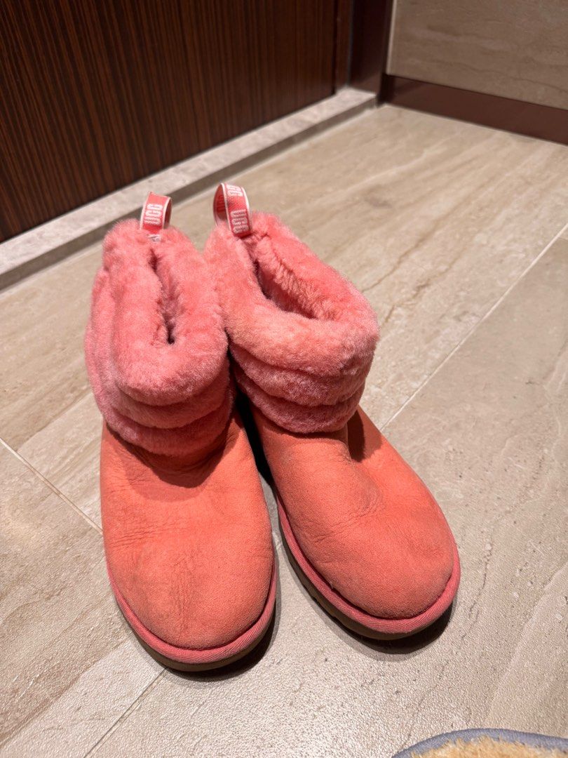 UGG boot （分類：靴）位於 Hong Kong。 由 lady88 提交（商品編號 1403618782，圖片 3）。簡介： Authentic UGG. Only wore for few times. 95% New. Original price $1000 因清屋，只著過幾次，新淨。原價近千。。