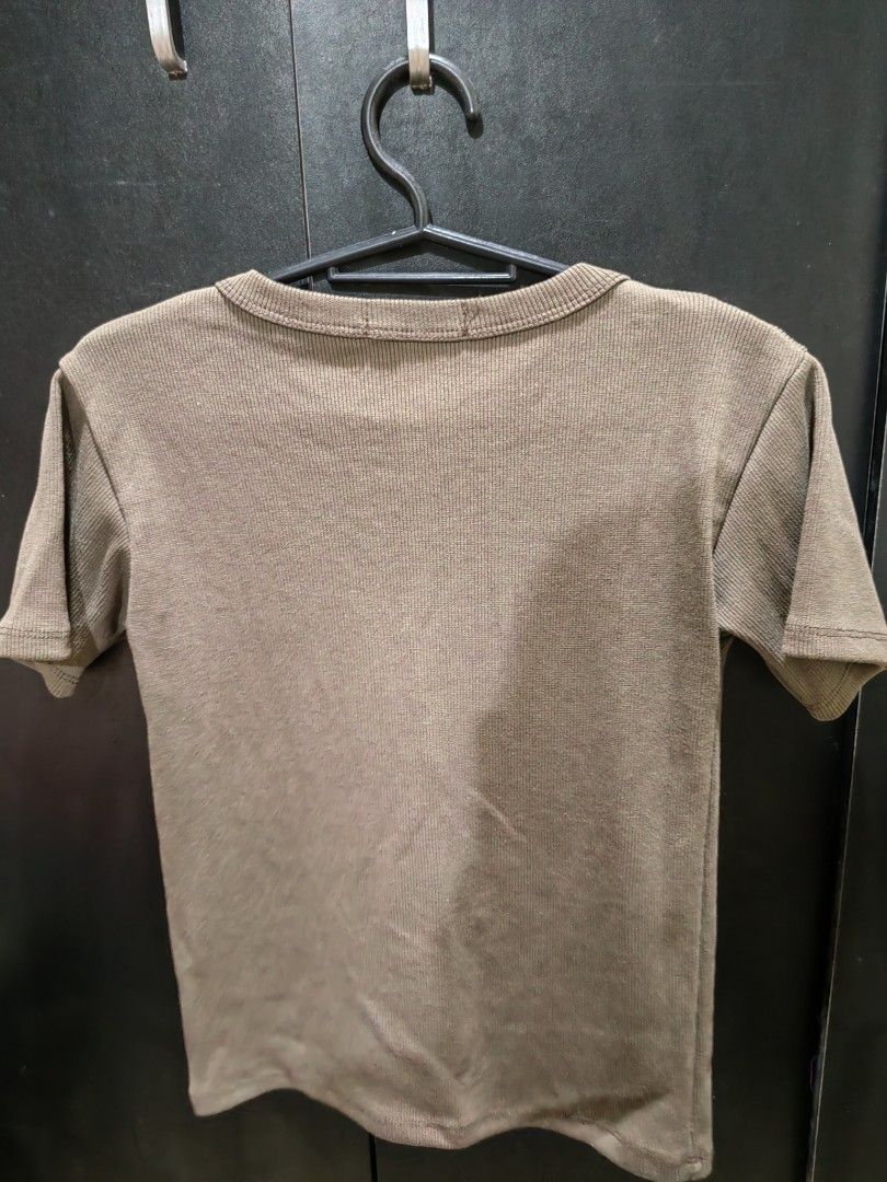 Zara Ribbed T-shirt - Free Size (Category: Shirts) located in Manila. Submitted by _thriftatbp (Listing ID 1403729803, Image 2). Description: Or get for FREE if u purchase minimum of 1k from my listings - Zara brown ribbed t-shirt - Free size - Short sleeves - Round neckline - Ribbed knit fabric - Made in Bangladesh.