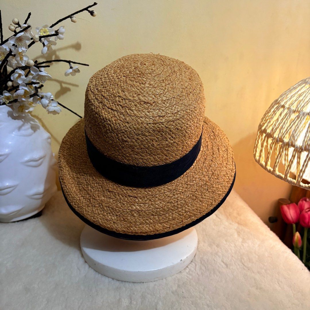 Authentic Hardy Amies London Straw Hat (Category: Hats & Beanies) located in Binangonan. Submitted by makoleksyon (Listing ID 1403973833, Image 3). Description: Excellent condition Like new No flaws Bought in Japan 💯% Authentic Money back guarantee .