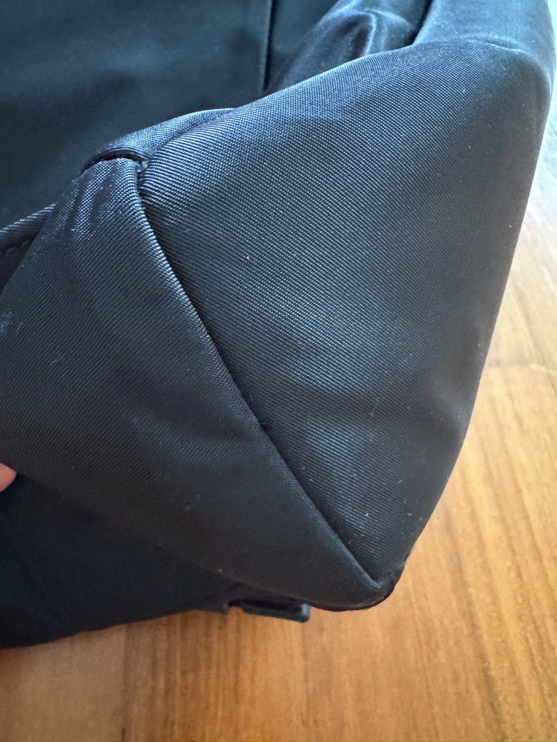 Backpack (Category: Backpacks) located in Singapore. Submitted by klearings (Listing ID 1403955216, Image 4). Description: Tumi backpack Laptop bag.