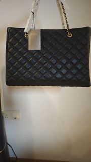 (Category: ) located in . Submitted by HappyShopper888 (Listing ID 1403878958, Image 1). Description: .