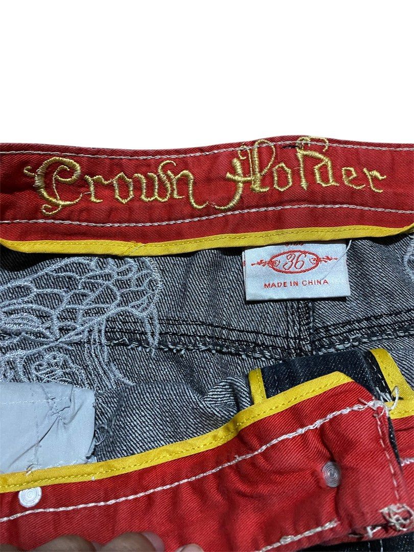 CROWN HOLDER DOUBLE SNAKE (Category: Shorts) located in San Mateo. Submitted by miguel08k (Listing ID 1403966772, Image 3). Description: CROWN HOLDER W: 36 L: 25 T: 14.9 H: 12 issue: scratch sa leather.