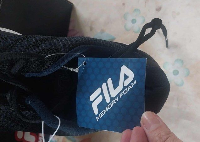 Fila Memory Foam Navy/Black Sneakers Size 12 (Category: Sneakers) located in Marikina City. Submitted by anxiousoneesan (Listing ID 1403907905, Image 3). Description: - Fila Memory Foam sneakers - Color: Navy and Black - Size: 12 - Model: Memory Startup - Condition: Unworn - Closure: Lace-up - Sole: White - Includes original box and tags Size 12, Men’s Still with box and tag Never used Location Marikina.