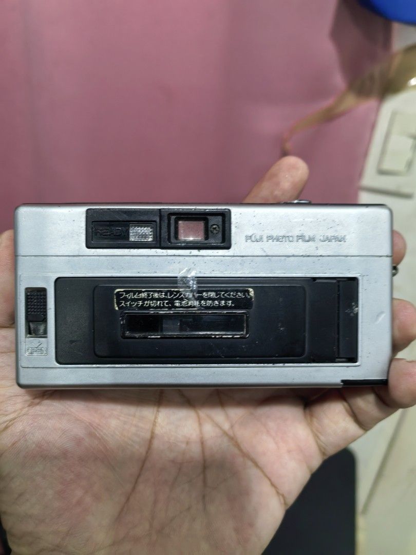 Fuji Pocket Fujica Flash AW (Category: Cameras) located in Cebu City. Submitted by dudes_villanueva (Listing ID 1403825777, Image 3). Description: Fuji Pocket Fujica Flash AW Note: Tested Non-Functional See All photos for condition. Sold as is. All sales final and non-refundable. For Restoration, collection, or parts. 📌A 110 film camera from the 1980s. It has a built-in flash and a motor-driven film advance, which was unusual for 110 film camera
