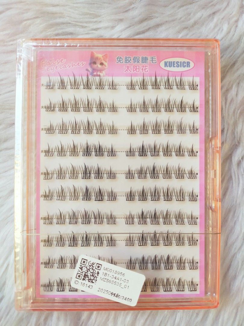 Glue Free Cluster Eyelashes (Category: Makeup) located in Quezon City. Submitted by floreskari78555 (Listing ID 1403847697, Image 2). Description: Glue Free Cluster Eyelashes‼️ Instead of using a separate glue, the base of the lash clusters has a medical-grade, sticky adhesive already applied. You simply use tweezers to place the cluster directly onto your natural lash line, pressing it against the lash base. no mess✅ beginner friendly✅ easy remo