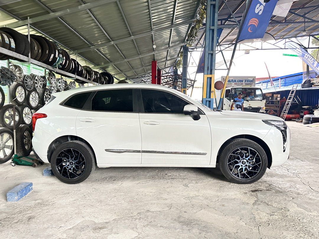 Great Wall HAVAL JOLION GASOLINE Auto (Category: Used Cars) located in Quezon City. Submitted by mindanaotyrehaus (Listing ID 1403906998, Image 3). Description: FOR SALE 2024 HAVAL JOLION SUPREME 7 DCT 1.5 AT Gasoline ( NOT HYBRID) Brilliant White Color Automatic transmission 3,500 km only Like new / Acquired June 2024 After market 18” Top Classic Magwheels Selling price 850,000 pesos only (SRP 1,548,000) 09175501733 RFS: divesting cars kasi extr