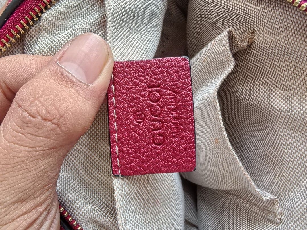 Gucci Soho Disco Bag (Category: Luxury Bags & Wallets) located in Buenavista. Submitted by b.side_fleamart (Listing ID 1403820601, Image 2). Description: Gucci Soho Disco Bag -complete details -with issues see pictures.