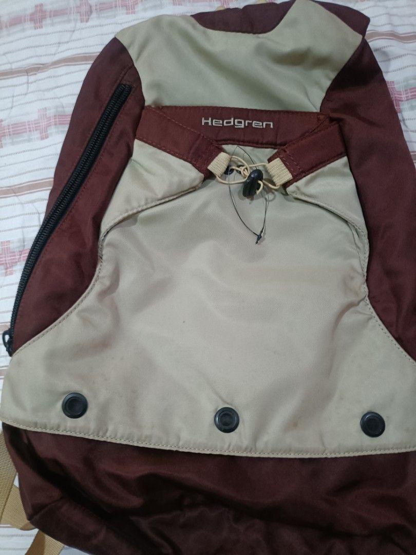 Hedgren Backpack (Category: Backpacks) located in Cebu City. Submitted by dediosmark83726 (Listing ID 1403836607, Image 2). Description: hedgren backpack used but goods original selling low pre loved .