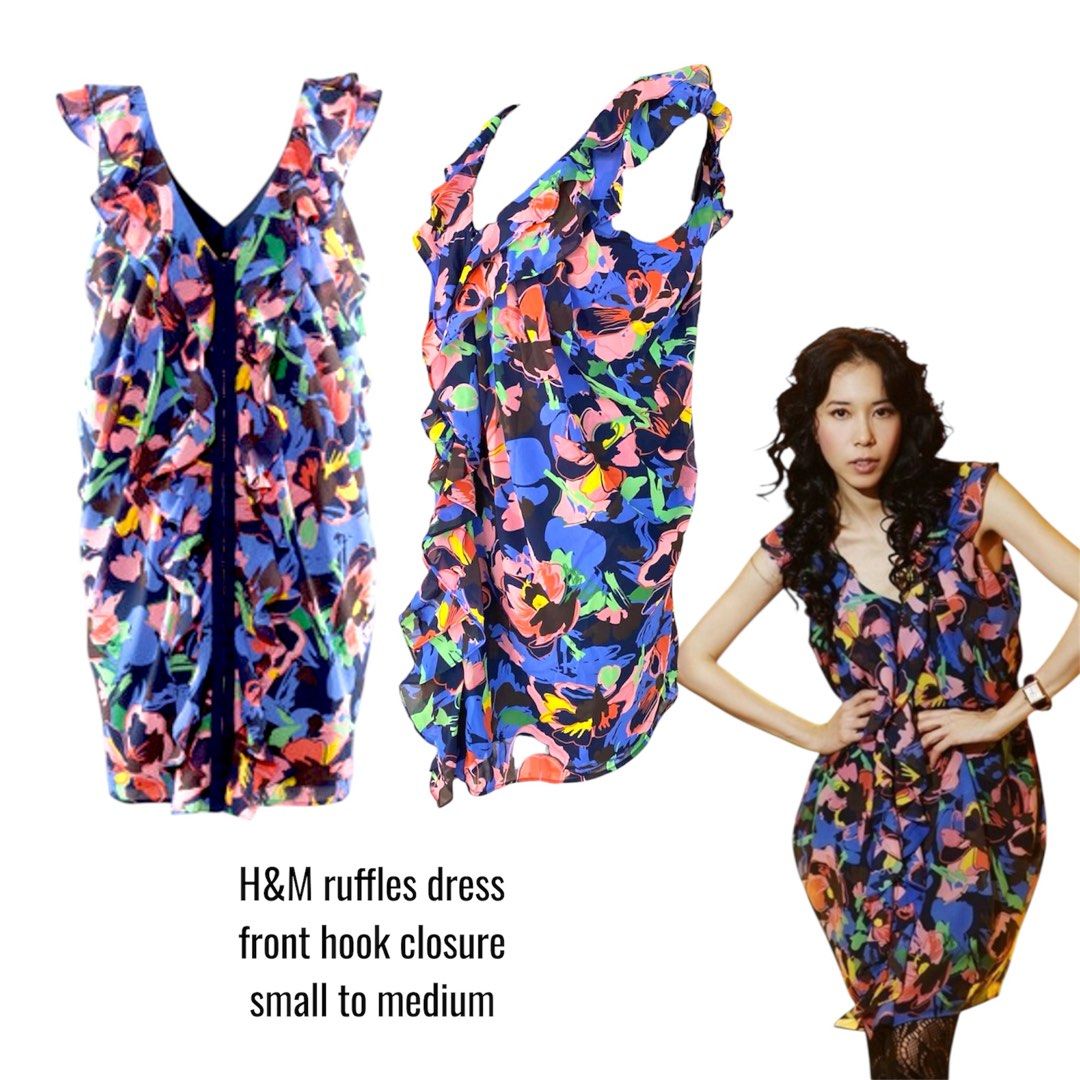 H&M Ruffles Dress - Floral Print (Category: Dresses) located in Calapan. Submitted by roxyheartlover (Listing ID 1403896830, Image 1). Description: - H&M floral print dress - Ruffle design - V-neckline - Front hook closure - Sleeveless - Lightweight fabric - Fits sizes S-M - Perfect for various occasions.