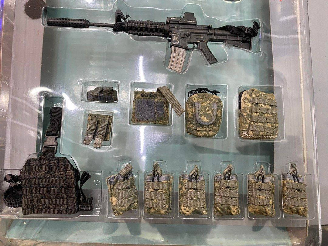 Hot toys US mountain division sniper (Category: Figurines & Statues) located in Makati City. Submitted by arpylicious (Listing ID 1403942659, Image 2). Description: .