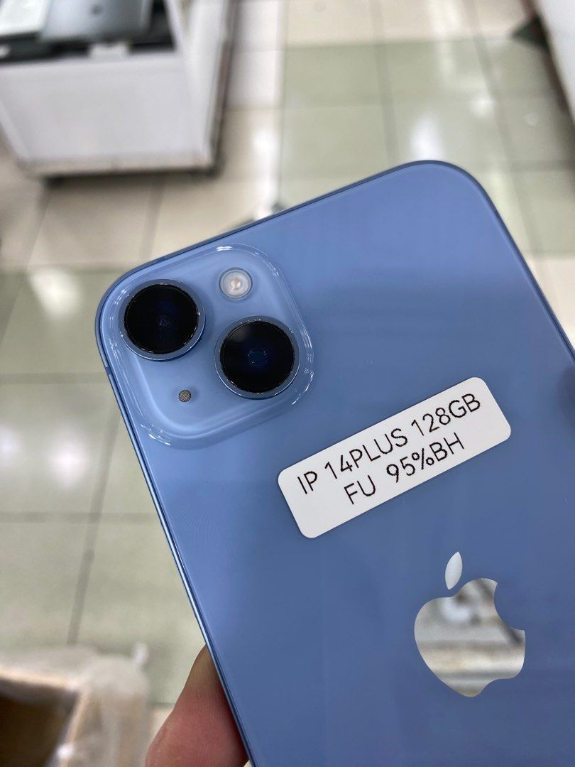iPhone 14 Plus 128Gb (Category: iPhone 14 Series) located in Manila. Submitted by benshop. (Listing ID 1403889457, Image 2). Description: Please read First / No payment first Always kaliwaan ang bayad ❤️ FOR SALE | TRADE/SWAP BenShop Price :24,500 php Marketplace Price: 32,000 php ▫️On hand: iPhone 14 Plus ▫️128GB ▫️Openline/Factory unlocked ▫️Blue ▫️95% Batt health ▫️Ntc Local Variant INCLUSIONS & FREEBIES: *CHARGER SET *CLEAR CASE *TEMPERED GLA