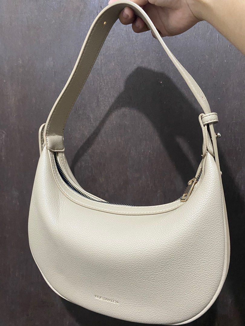 BOSTANTEN 3 in 1 Bag (Category: Luxury Bags & Wallets) located in Manila. Submitted by therese97734 (Listing ID 1403938290, Image 2). Description: Bostanten Slight dents only Color: Beige.
