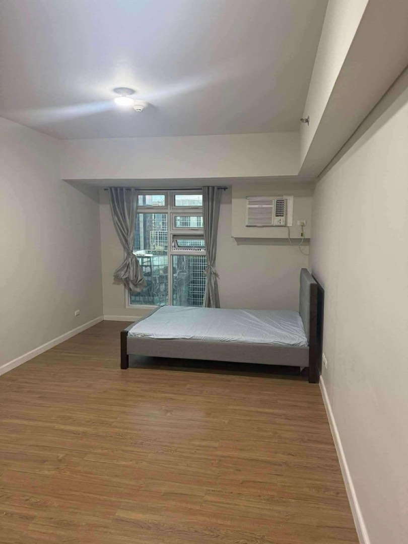 (Category: ) located in . Submitted by thegreatrealtor (Listing ID 1403846781, Image 1). Description: .