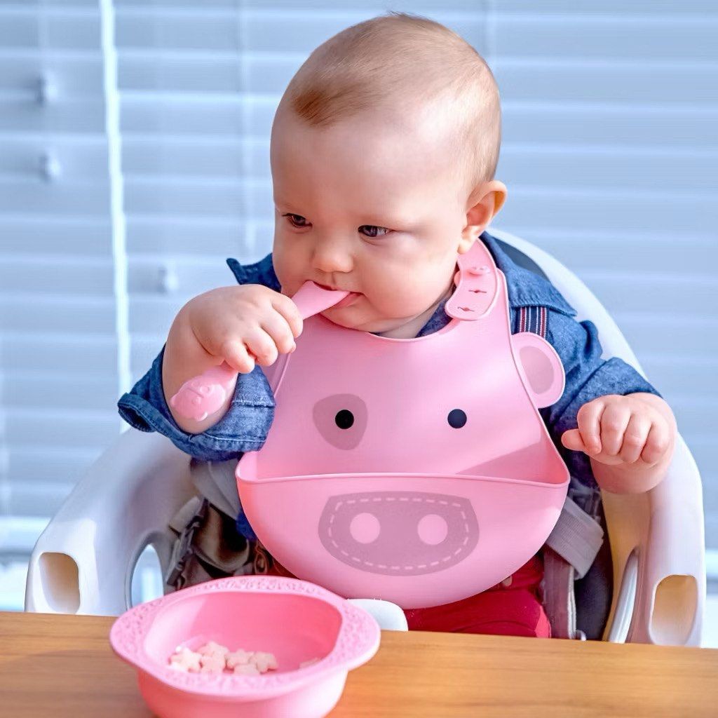 Marcus and Marcus Pink Pig Baby Feeding Set (Category: Weaning & Toddler Feeding) located in Quezon City. Submitted by bareminimalistph (Listing ID 1403980492, Image 3). Description: Marcus and Marcus Pink Pig Baby Feeding Set Price: ₱900 Condition: LIKE NEW (comes with original box) RFS: Bowl and spoon used once during travel. Bib is unused. Give your little one a fun and hassle free feeding experience with this Marcus and Marcus Pink Pig Baby F