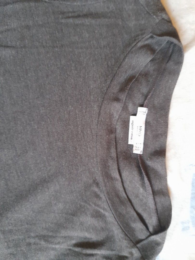MNG Basics Organic Cotton Long Sleeve Blouse (Category: Longsleeves) located in San Pedro. Submitted by JohnsonKeeps (Listing ID 1403845940, Image 2). Description: - Mango Basics long sleeve blouse - Color: Dark gray - Size: Large (L) - Material: Organic cotton - Design: Boat neck - Made in Bangladesh.
