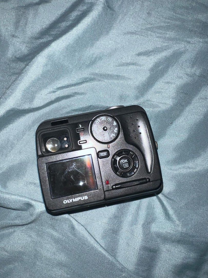 Olympus c-400 zoom (Category: Cameras) located in Angeles City. Submitted by ywnaa_aa (Listing ID 1403900406, Image 3). Description: .