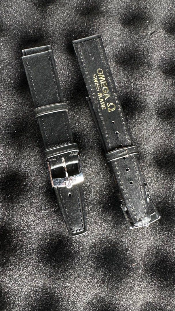 Omega Black Leather Watch Strap (Category: Luxury Watches) located in Manila. Submitted by olxph_400275733 (Listing ID 1403904329, Image 1). Description: - NOS Omega watch strap - Black leather with black stitching - Silver buckle with Omega logo 18mm lug width -price for each 2 pcs left.