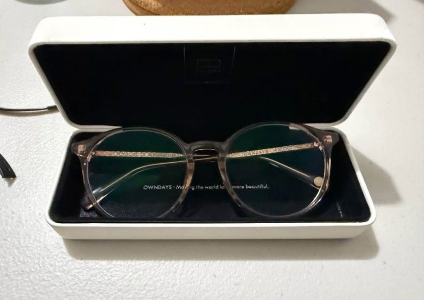 OWNDAYS Eyeglasses frame (Category: Sunglasses & Eyewear) located in Manila. Submitted by lemssss (Listing ID 1403968536, Image 1). Description: Slightly used OWN DAYS frame Unisex Almost new condition Comes with white case super good ung quality nya slightly negotiable pm me..