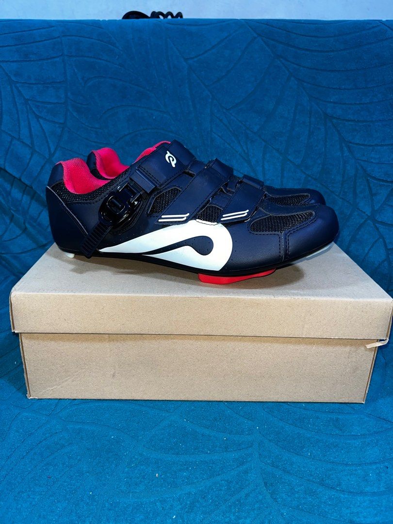 Peloton Cycling Shoes (Category: Other Sports Equipment and Supplies) located in Manila. Submitted by samsison6814720 (Listing ID 1403844293, Image 1). Description: - Peloton cycling shoes - Includes cleats and original box PRICE IS NEGOTIABLE .