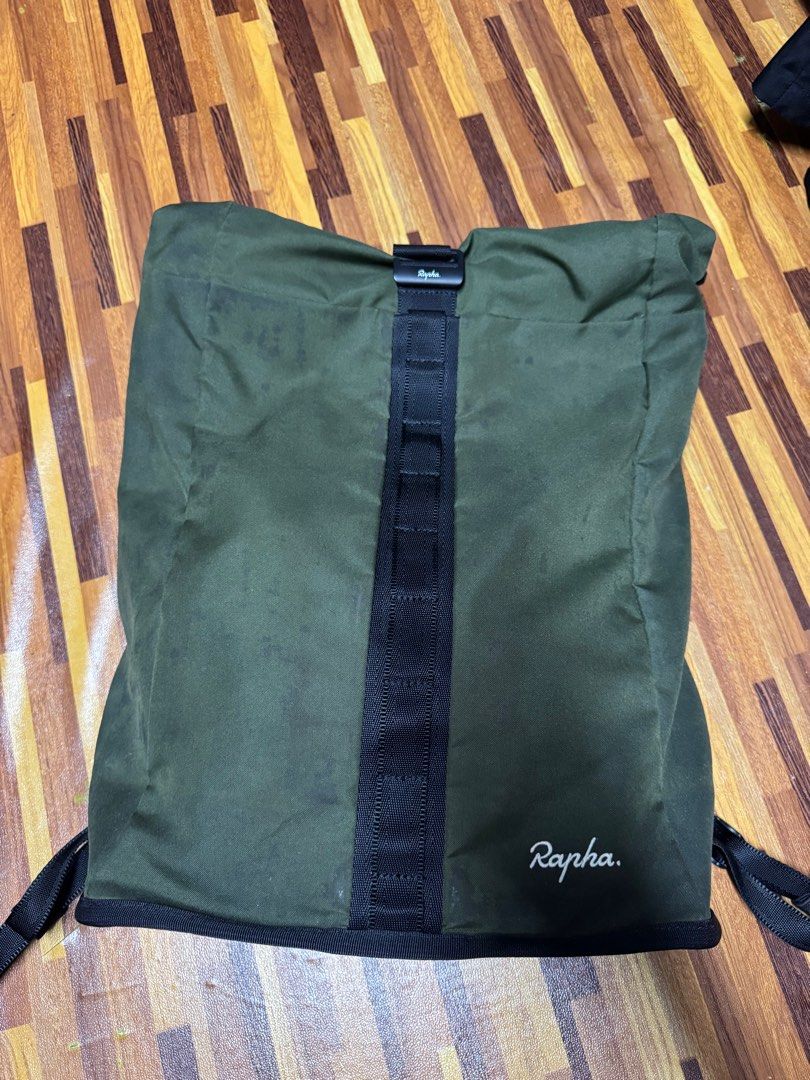 Rapha Backpack (Category: Backpacks) located in Simpang Ampat. Submitted by cyclingabib (Listing ID 1403916501, Image 1). Description: Rapha bagpack fit price 250 las.