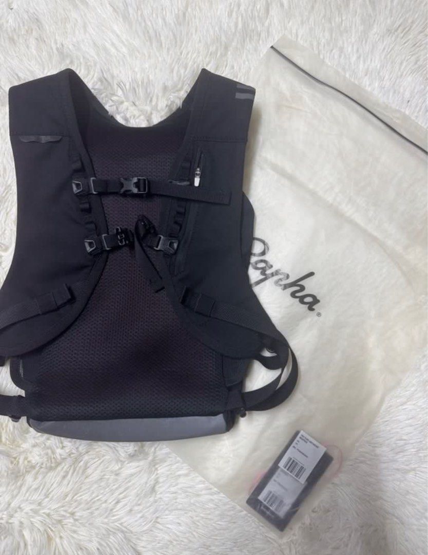 Rapha Pro team lightwight backpack (Category: Announcements) located in Simpang Ampat. Submitted by cyclingabib (Listing ID 1403916992, Image 2). Description: Gravel and ride nice new brand rapha .