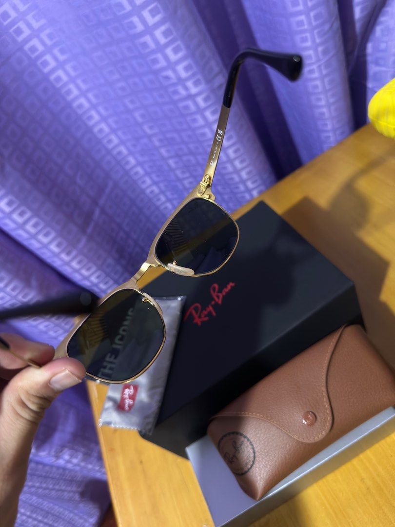 Ray-Ban Clubmaster Metal (Category: Sunglasses & Eyewear) located in Quezon City. Submitted by metroknowme (Listing ID 1403882462, Image 3). Description: Brandnew Ray-Ban Clubmaster Metal RB 3716 187 Frame: Black on Arista Lens: G-15 Green Temple: 145 mm Lens: 51 mm Bridge: 21 mm Made in Italy Brand new and authentic!!!.