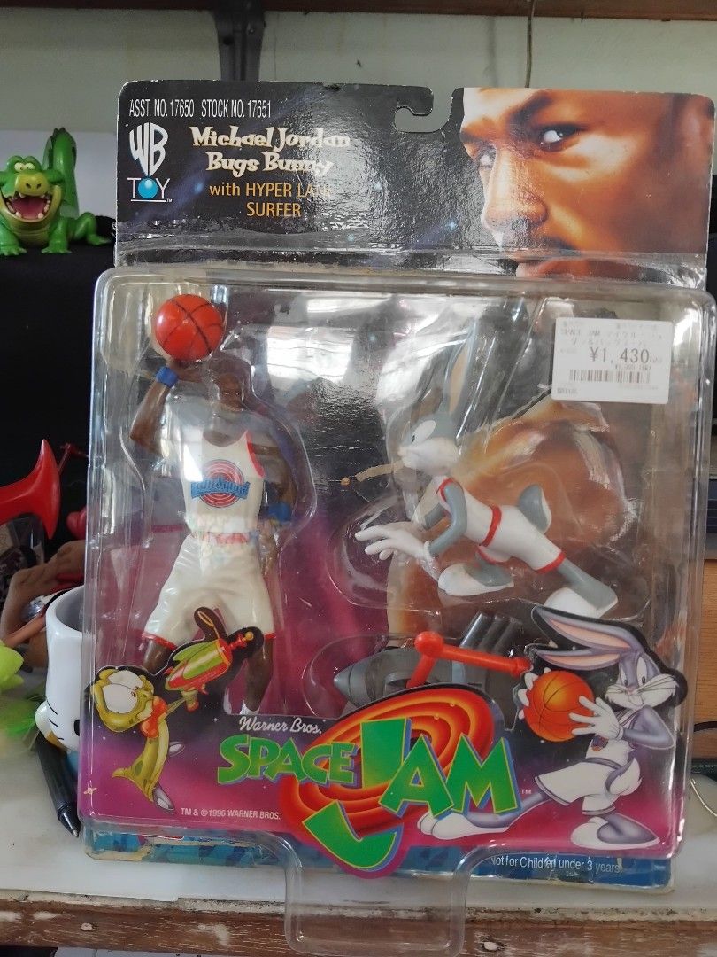 Space jam (Category: Western Merchandise) located in Muntinlupa City. Submitted by hiedyofilada7 (Listing ID 1403893913, Image 1). Description: good condition po warner bross brand may box po cya.