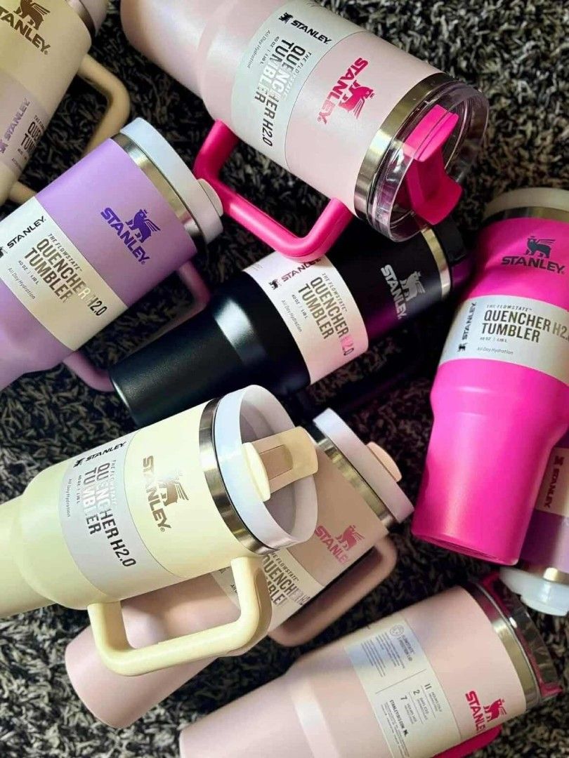 Stanley Quencher H2.0 Tumbler (30 and 40 oz) (Category: Water Bottles & Tumblers) located in Manila. Submitted by zealphoenix-5220 (Listing ID 1403826662, Image 2). Description: 🌸 Stanley Quencher 40 and 30 oz 📍Open for delivery Avilable Colord: Pink, Purple, Peach, Cream, Green, Grey, Black, and Dark Blue 600 php PM FOR ORDER!!☺️.