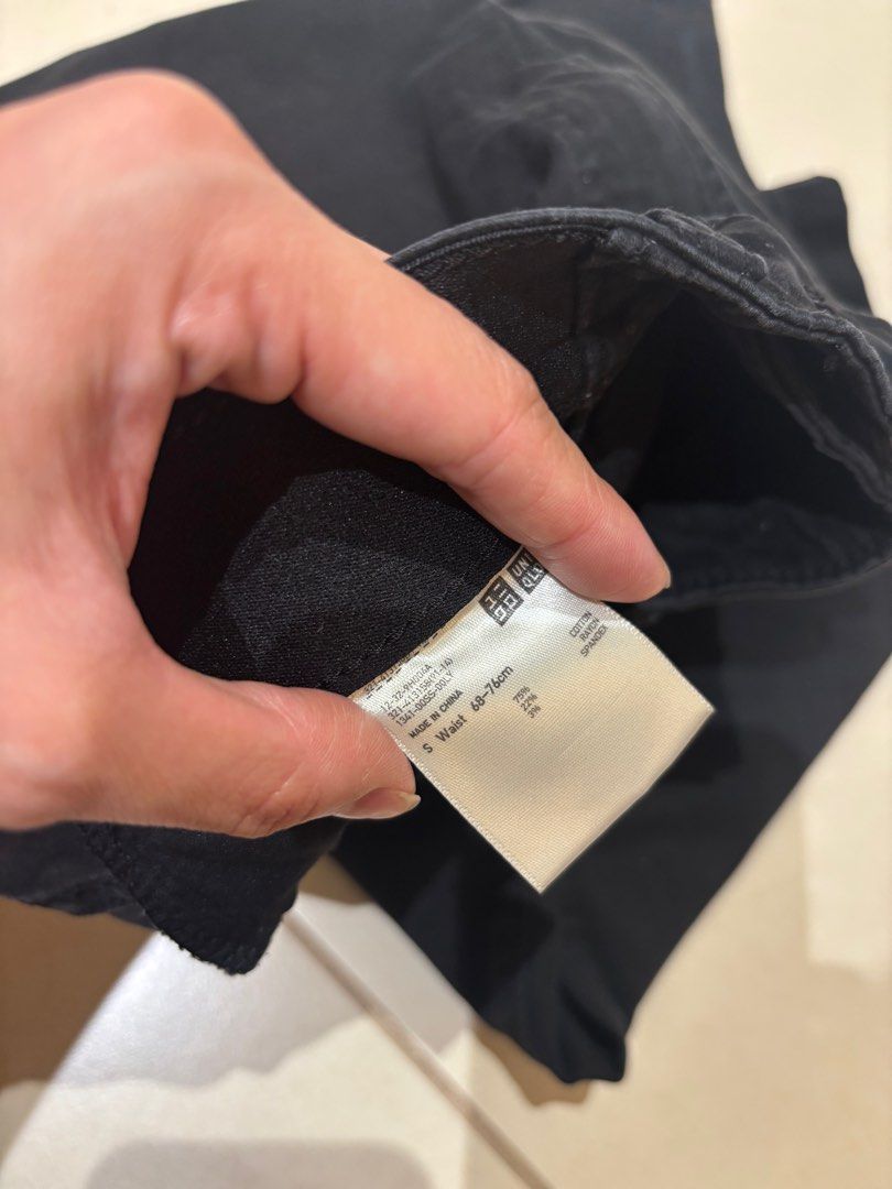 Uniqlo Black Jeans - Size S (Category: Jeans) located in Pasig City. Submitted by janinedee (Listing ID 1403952564, Image 2). Description: .