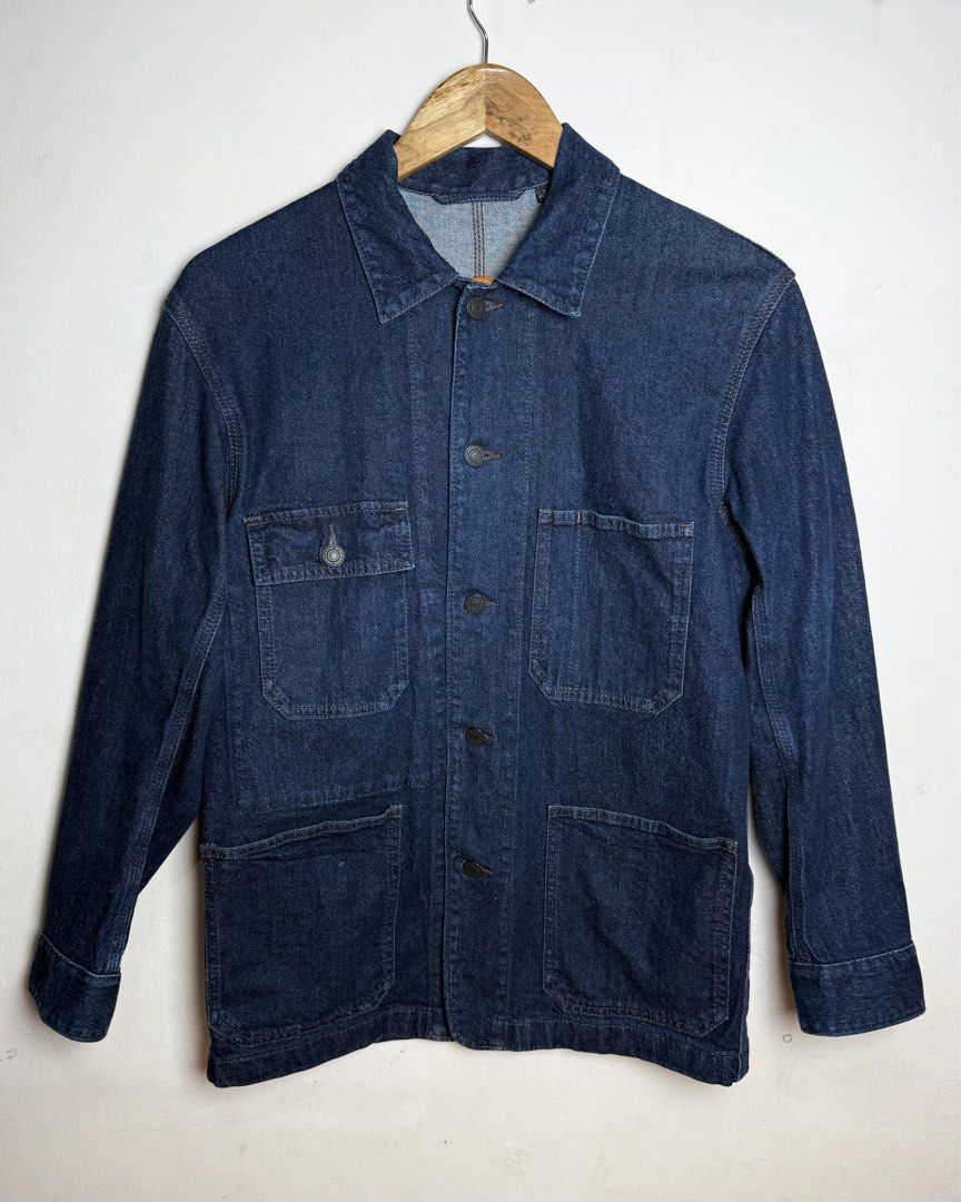 Uniqlo men's denim utility jacket (Category: Coats, Jackets and Outerwear) located in Tanza. Submitted by dappydappy (Listing ID 1403982975, Image 1). Description: Small 20x27 No flaws.