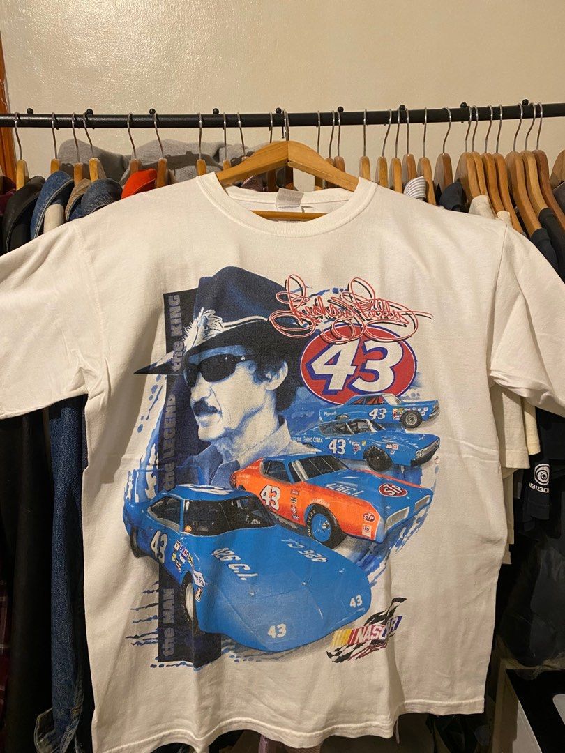 Vintage Nascar AOP Shirt (Category: Tshirts & Polo Shirts ) located in Quezon City. Submitted by maxvintage (Listing ID 1403930601, Image 1). Description: Vintage Richard Petty Nascar Shirt L on a 00s Gildan Tag "The King" from the Cars movie was based on this racer. ₱1,500 + sf FIRM FIRM PM 📩.