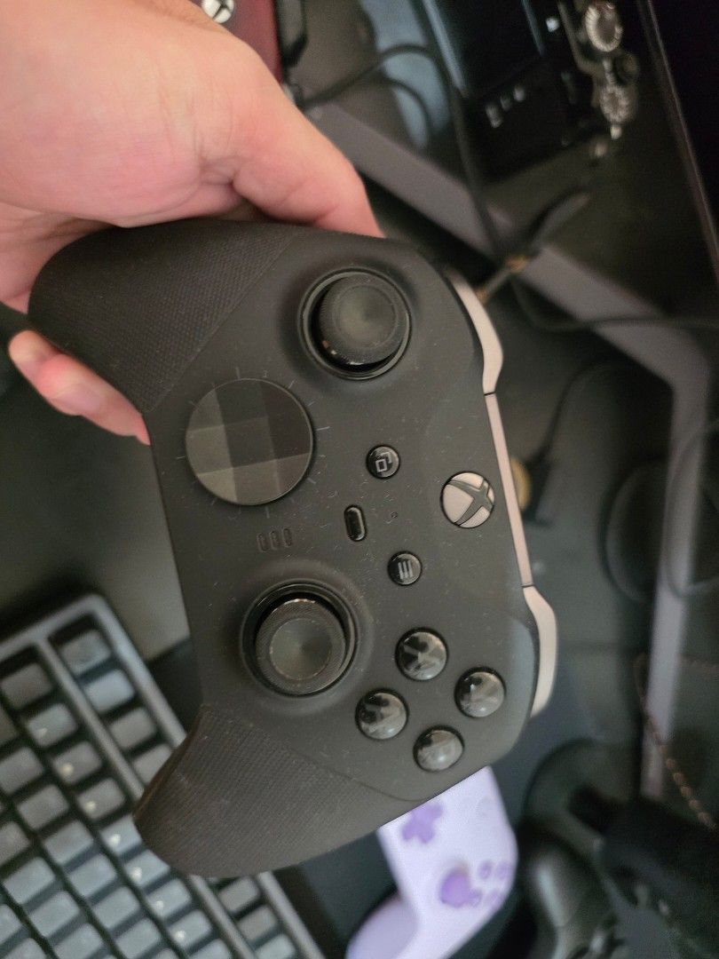 Xbox Elite Series 2 Controller (Category: Controllers) located in San Juan, La Union. Submitted by ronbelleza (Listing ID 1403849055, Image 1). Description: - Xbox Elite Series 2 Controller - Color: Black - Textured grip for enhanced control - Silver accent design - Features multiple buttons.