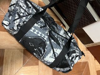 (Category: ) located in . Submitted by y2kchocothrift (Listing ID 1403975129, Image 1). Description: .