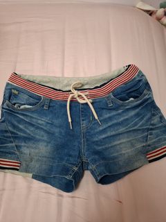 (Category: ) located in . Submitted by celestz (Listing ID 1403962883, Image 1). Description: .
