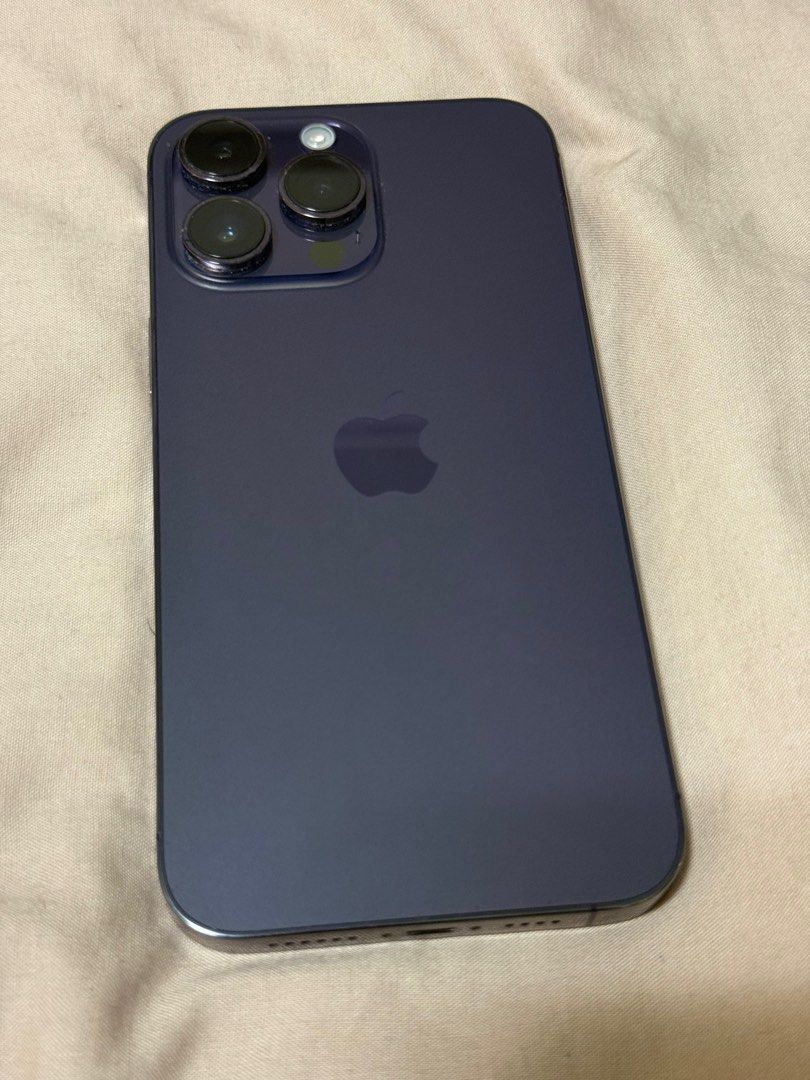 (Category: iPhone 14 Series) located in Singapore. Submitted by jamirxp (Listing ID 1404066152, Image 1). Description: - iPhone 14 Pro (Deep Purple) - Fully functional - Phone, Box and Charger - Please view photos for condition details.